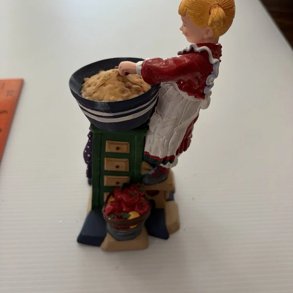 Dept. 56 All Through The House - Madeline Making Cookies 9309-2